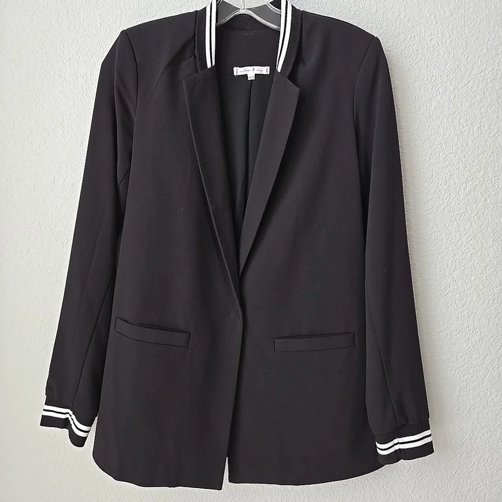 Willow & Clay Black Varsity Stripe Trim Blazer‎ Jacket WJ6273CAT Womens XS